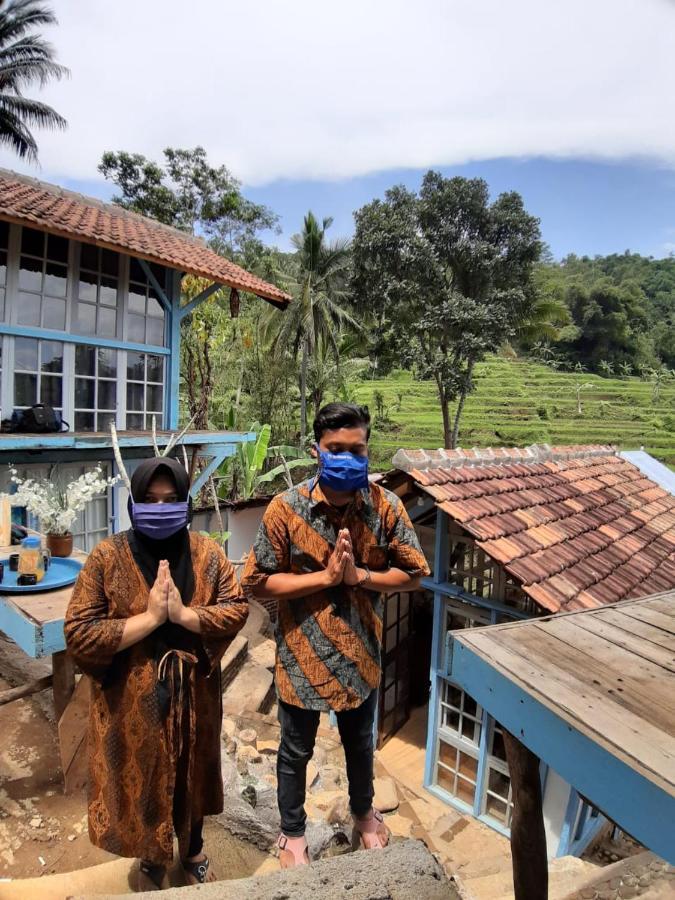 ホテルKai Swargaloka バンドゥン エクステリア 写真